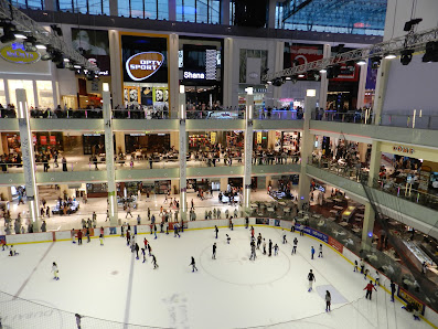 Dubai Ice Rink thumb 2